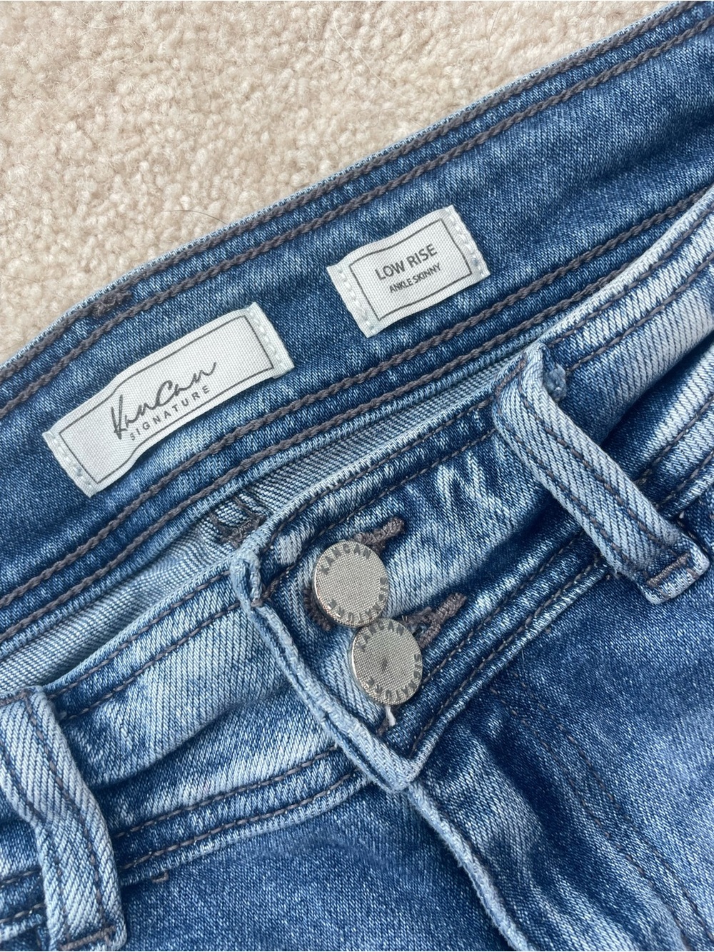 KANCAN*LoWRiSe*Distressed*AnKLe Skinny Jeans! 27 measured 28x28 - Picture 4 of 7